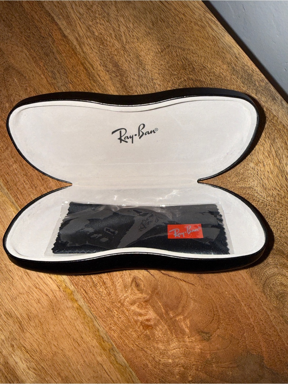 Black Ray-Ban, eyeglasses case